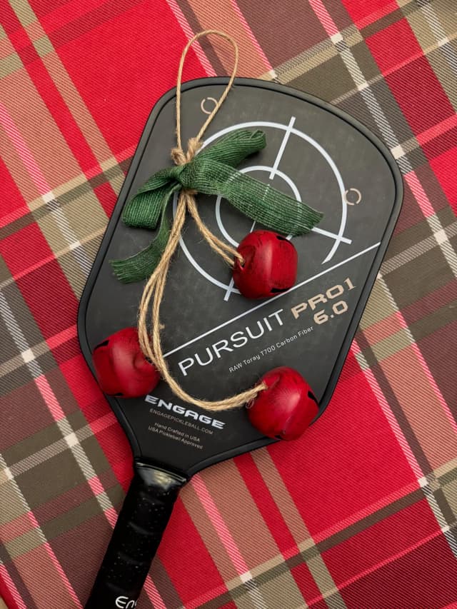 OPEN PLAY de Noël! Venez jouer du pickleball au Tennis Lac-Brome le 27 décembre dans une ambiance festive!!